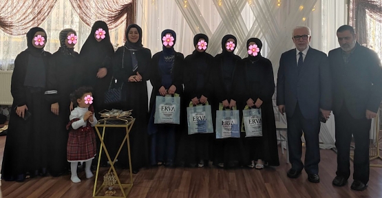 Siirt’te Bayan Hafızlar 'Taç' Giydi