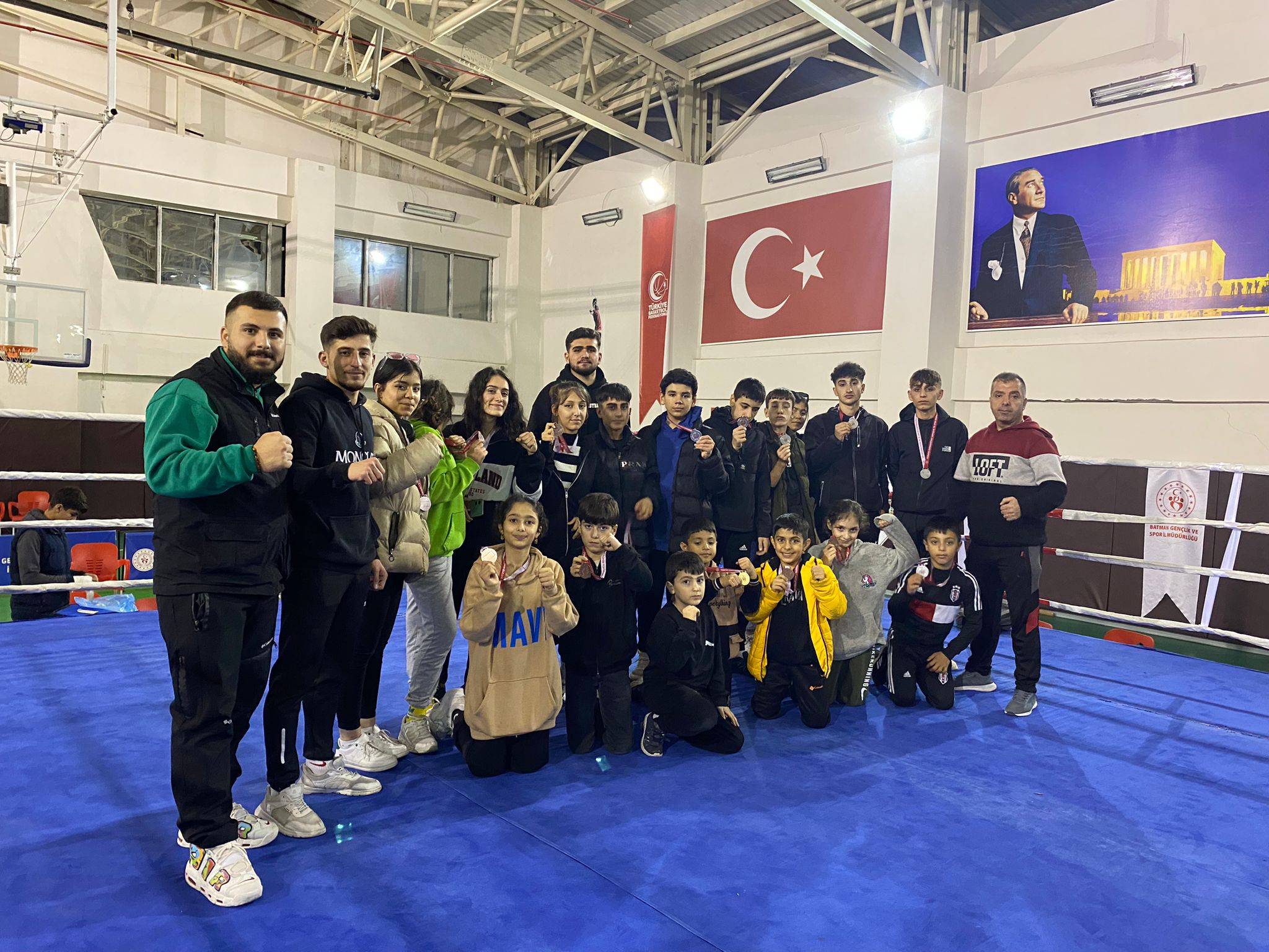 Siirt Belediye Spor Kulübü Boks Takımı Batman'dan 17 Madalya ile Döndü