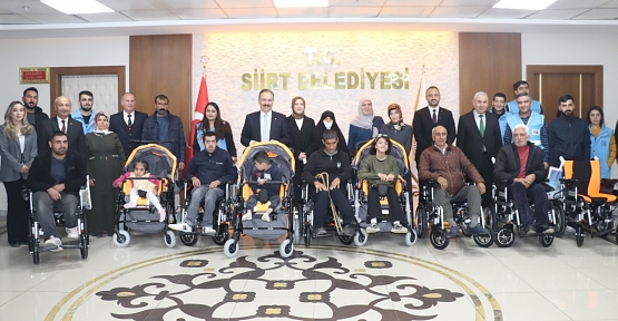 Siirt belediyesi özel bireylere akülü araç desteğinde bulundu