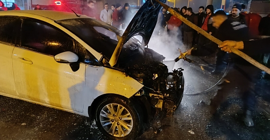 Siirt’te Tamir İçin Sanayi Sitesine Götürülen Araç  Alev Aldı
