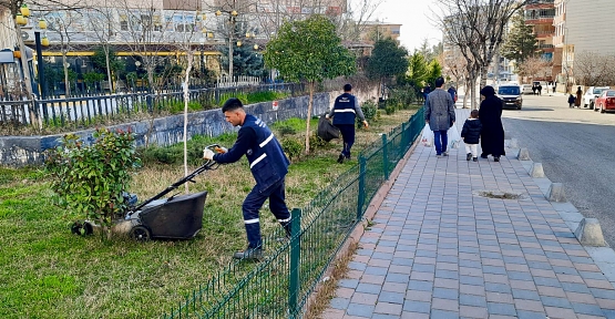 Siirt’te Park ve Yeşil Alanlar Temizleniyor