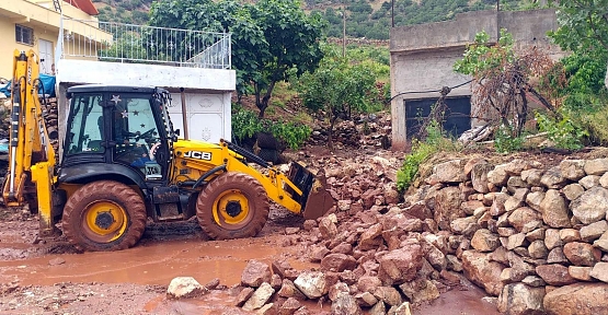 İLÇELERDE HEYELAN ÇALIŞMALARI ARALIKSIZ BİR ŞEKİLDE DEVAM EDİYOR 