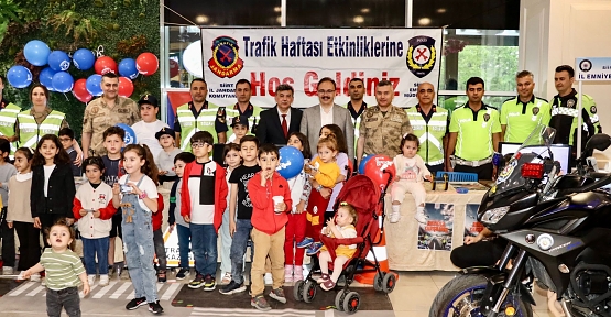 SİİRT’TE TRAFİK HAFTASI ETKİNLİKLERİ RENKLİ GÖRÜNTÜLERE SAHNE OLDU