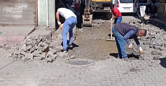 Siirt Belediyesi, Mahalle, Sokak ve Caddelerde Parke Onarım Çalışması Başlattı