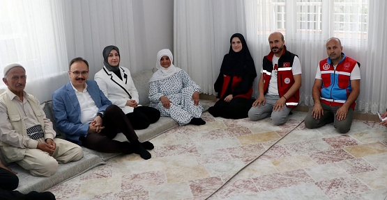 Vali Kızılkaya'dan Koruyucu Aileye Anlamlı Ziyaret