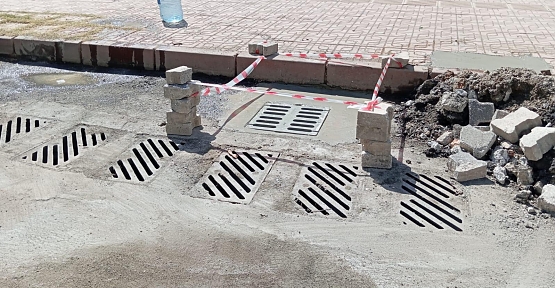 Siirt Belediyesi'nden Kış Hazırlığı: Mazgal ve Kanalizasyon Temizliği Çalışmaları Başladı