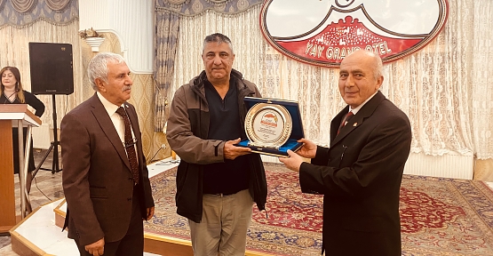 Siirt Üniversitesi Esnafını Dolandırıyor Başlıklı Haberiyle Turhan Koyuncu’ya Ödül