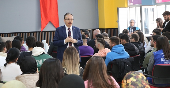 Vali Kızılkaya, Üniversiteli Gençlerle Buluştu!
