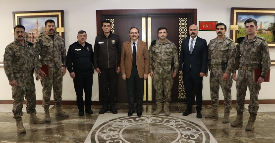 Vali Kızılkaya, Siirt’in Huzuru İçin Fedakârca Görev Yapan Emniyet Personelini Ödüllendirdi