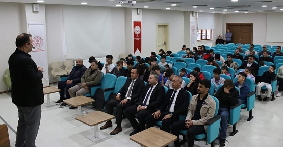 Siirt’te “Kütüphane Haftası” Kapsamında Anlamlı Söyleşi