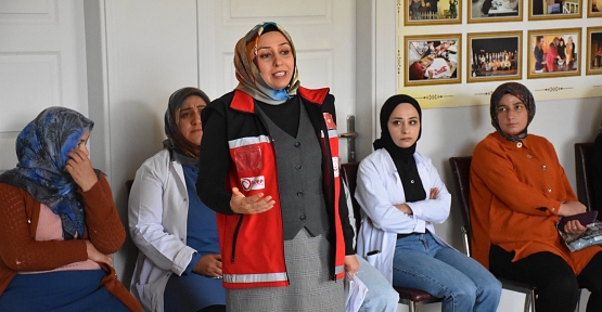 Siirt Belediyesi’nden Kadınlara Yönelik “Aile Eğitim Programı” Semineri
