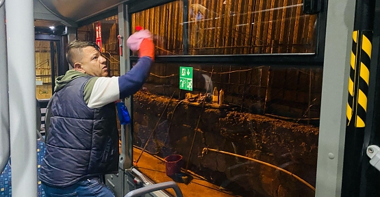 Siirt Belediyesi Otobüsleri Düzenli Olarak Temizlik ve Dezenfeksiyondan Geçiriliyor