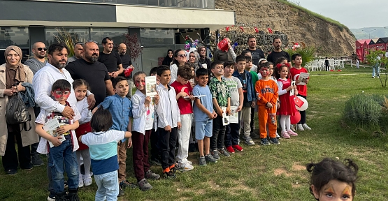 Ulubey Et Balık Restaurant, 23 Nisan’da Öğrencileri Ağırladı