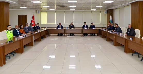Siirt’te Kaldırım İşgalleri ve Seyyar Satıcılar Sorunu Masaya Yatırıldı