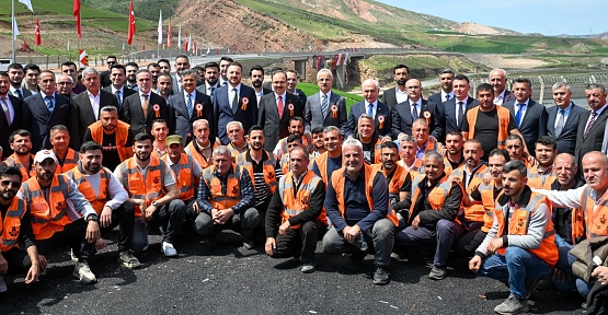 Bakan Uraloğlu, Siirt-Kurtalan Yolu ve Siirt Havaalanı Bağlantı Yolunun Açılışını Yaptı