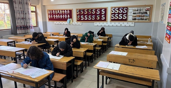Siirt’te Öğrenciler İçin Umre Ödüllü Bilgi Yarışması Düzenlendi