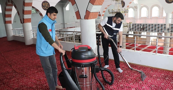 Siirt Belediyesi'nden Camilere Bahar Temizliği Seferberliği