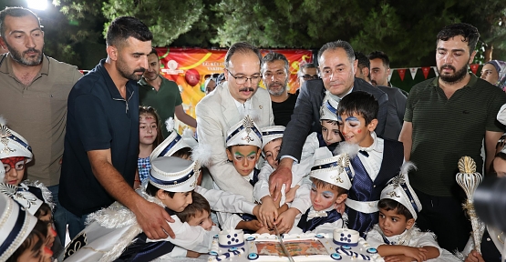 Vali Kızılkaya Miniklerin Sevincine Ortak Oldu: 26 Çocuk Erkekliğe İlk Adımını Attı