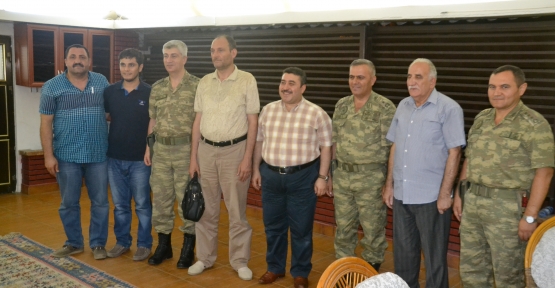 3. KOMANDO TUGAY KOMUTANI TUĞGENERAL HALİL SOYSAL GAZETECİLERLE ORDUEVİNDE VEDALAŞTI