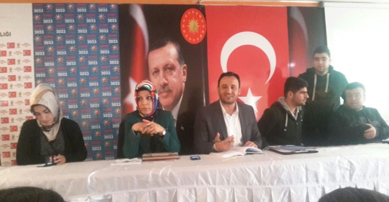 AK PARTİ GENÇLİK VE KADIN KOLLARINDAN SOSYAL MEDYA EĞİTİM YAZARLIĞI EĞİTİMİ