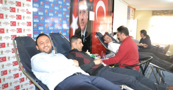 AK Parti Teşkilatı Kan Bağışında Bulundu