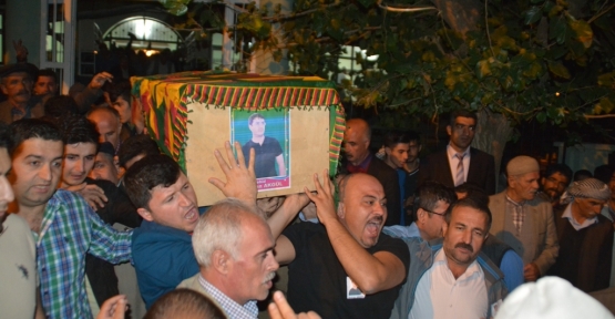 Ankara'daki Terör Saldırısında Hayatını Kaybeden Akgül'ün Cenazesi Siirt'te Toprağa Verildi
