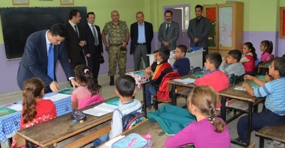 Baykan Kaymakamı Mehmet Kocabey, Köy Okullarında İncelemeler Yaptı