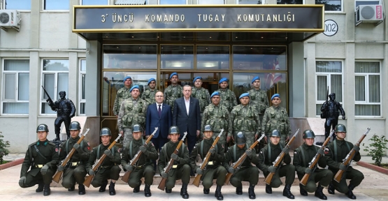 Cumhurbaşkanı Erdoğan,3. Komando Tugayını Ziyaret Etti