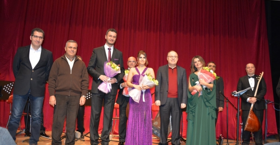 Diyarbakır Devlet Klasik Türk Müziği Korosu Sanatçıları Siirt'te Konser Verdi