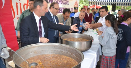 Emniyet Müdürlüğü 1000 Kişiye Aşure Dağıttı