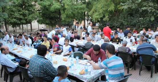 İHH, İbrahim Bilgen Anısına İftar Yemeği Verdi