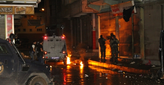 İzinsiz Gösterilere Polis Müdahale Etti