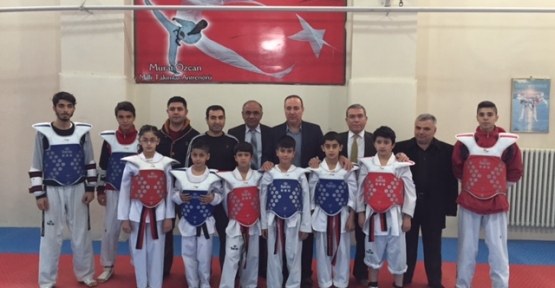 Milletvekilimiz Osman Ören,AVRUPA MİNİKLER TAEKWONDO ŞAMPİYONASINA KATILACAK SPORCULARI ZİYARET ETTİ