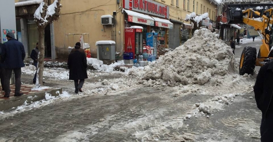  PERVARİ'DE KARLA MÜCADELE ÇALIŞMALARI