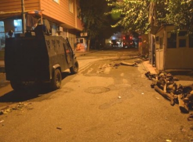 Siirt'te Askere Roketatarlı, Polise El Yapımı Patlayıcıyla Saldırı