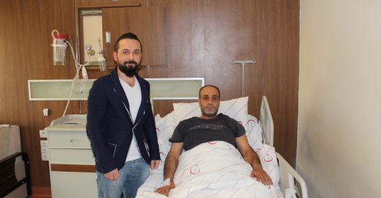 Siirt Devlet Hastanesinde İlk Defa Bir Hastanın Omurga Bölgesine Titanyum Plaklar Yerleştirildi