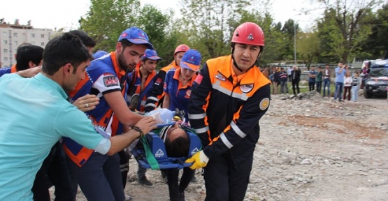 Siirt Üniversitesinde Deprem Tatbikatı