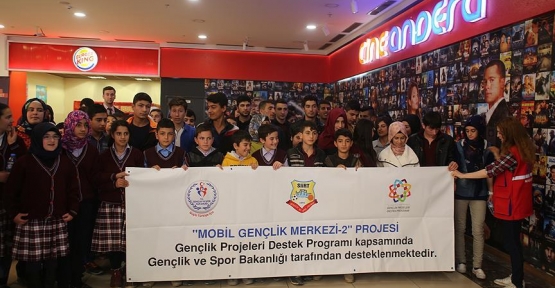 Siirt'te 200 Öğrenci Sinemayla Tanıştı