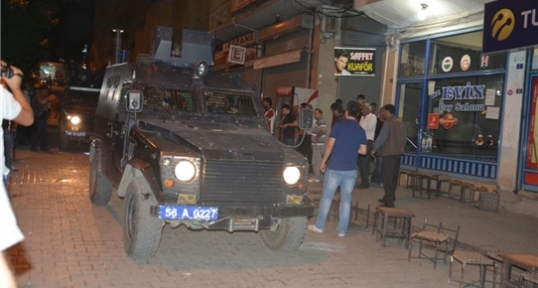 Siirt'te HDP'nin Yürüyüşünde Olay Çıktı 2 Kişi Gözaltına Alındı
