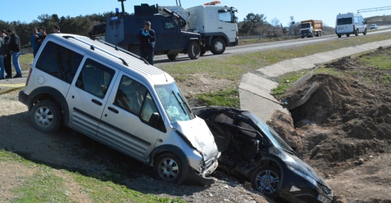 Trafik Kazası 2 Rütbeli Asker, 2 Gardiyan Yaralandı