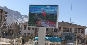 Eruh İlçe Meydanına Led Bilboard Kuruldu