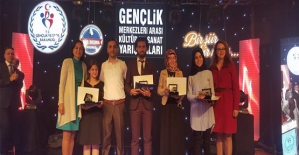 Şiir Okuma Grup Yarışması Birincisi Siirt'tten