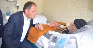Başkan Özcan'dan Hasta Ziyaretleri
