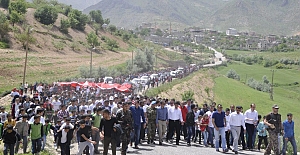 Eruh'ta Türk Bayrakları Ile "Gençlik Yürüyüşü