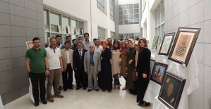 Siirt Üniversitesi İlahiyat Fakültesi Öğrencileri Ebru ve Hat Sergisi Açtı