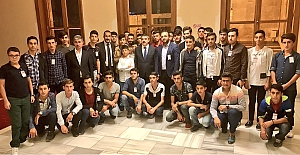 Milletvekilimiz Yasin Aktay, Çanakkale Gezisine Giden Öğrencileri Mecliste Ağırladı