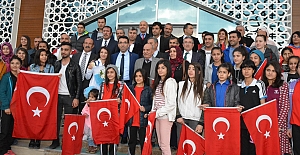 Dünya Şampiyonu Güreşçimiz Evin Demirhan Coşkuyla Karşılandı