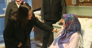 Vali Eşi Fulya Atik, Devlet Hastanesinde Yatan Hastaları Ziyaret Etti