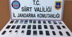 Piyasa Değeri 32 Bin Lira Olan 33 Kaçak Cep Telefonu Ele Geçirildi