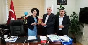 Şehit ve Gazi Aileleri Federasyonundan, Başhekim Uz.Dr.Şeyda Kayhan'a Plaket